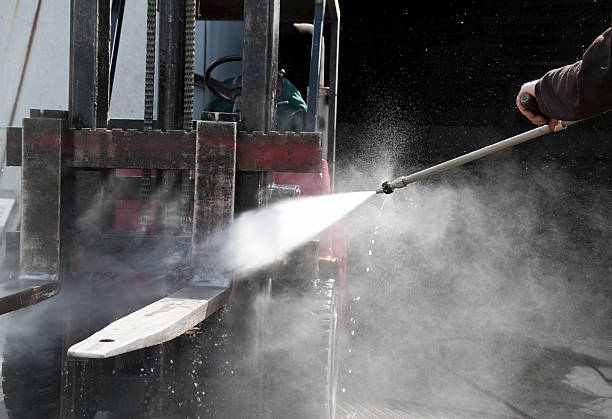 Pressure Washing Services for Businesses in Freeland, MI